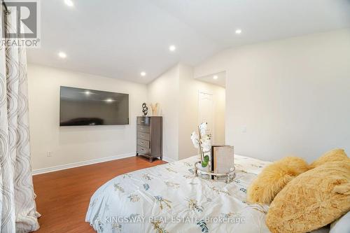 803 Khan Crescent, Mississauga, ON - Indoor Photo Showing Bedroom