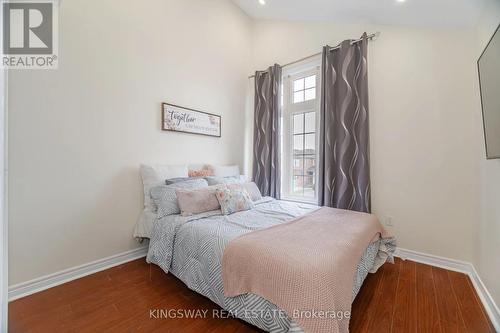 803 Khan Crescent, Mississauga, ON - Indoor Photo Showing Bedroom