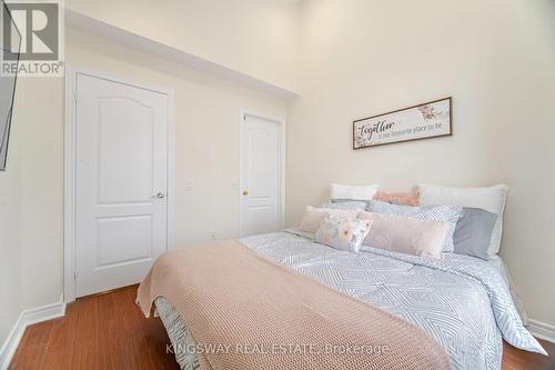 803 Khan Crescent, Mississauga, ON - Indoor Photo Showing Bedroom