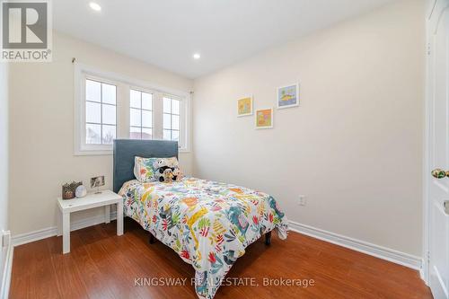 803 Khan Crescent, Mississauga, ON - Indoor Photo Showing Bedroom