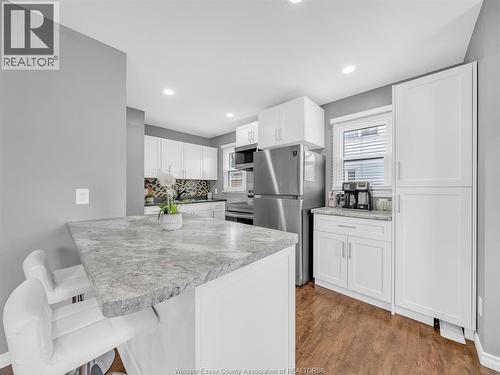 1633 Olive, Windsor, ON - Indoor Photo Showing Kitchen