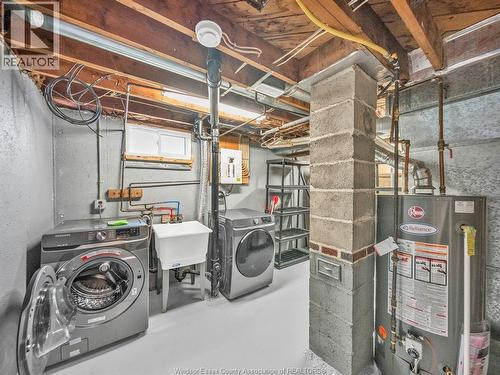 1633 Olive, Windsor, ON - Indoor Photo Showing Laundry Room