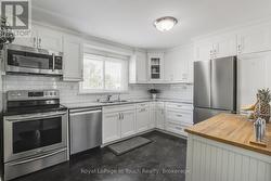 4 - 233 INNISFIL STREET Barrie (Allandale Centre), ON L4N 3E9