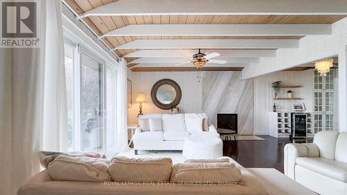 39 Goderich Street, Kincardine, ON - Indoor Photo Showing Living Room