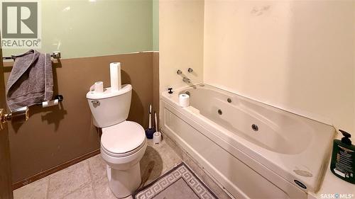 701 1St Street, Hanley, SK - Indoor Photo Showing Bathroom