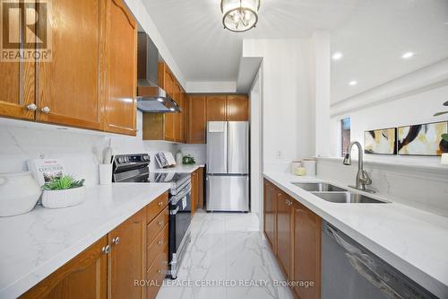 3302 Stoney Crescent, Mississauga, ON - Indoor Photo Showing Kitchen With Double Sink