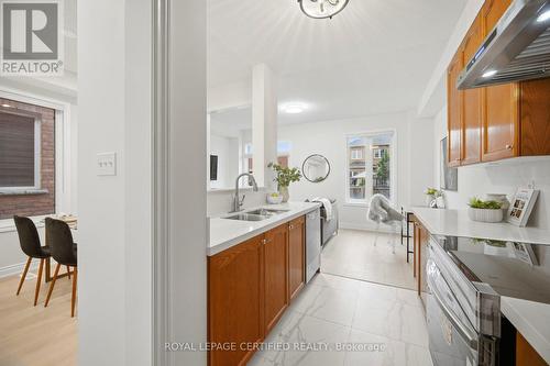 3302 Stoney Crescent, Mississauga, ON - Indoor Photo Showing Kitchen With Double Sink