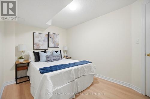 3302 Stoney Crescent, Mississauga, ON - Indoor Photo Showing Bedroom
