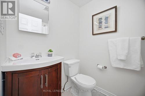 3302 Stoney Crescent, Mississauga, ON - Indoor Photo Showing Bathroom