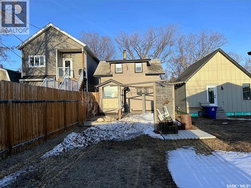 515 J Avenue S, Saskatoon, SK - Outdoor