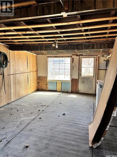 207 3Rd Avenue W, Kindersley, SK - Indoor
