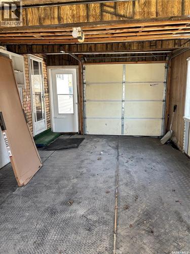 207 3Rd Avenue W, Kindersley, SK - Indoor Photo Showing Garage