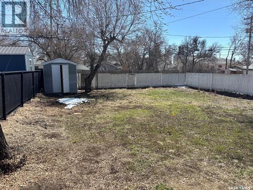 207 3Rd Avenue W, Kindersley, SK - Outdoor