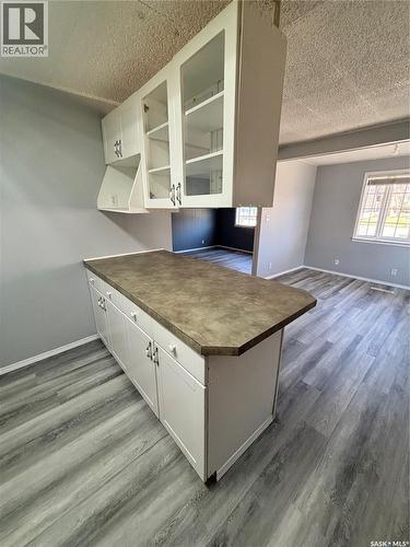 207 3Rd Avenue W, Kindersley, SK - Indoor