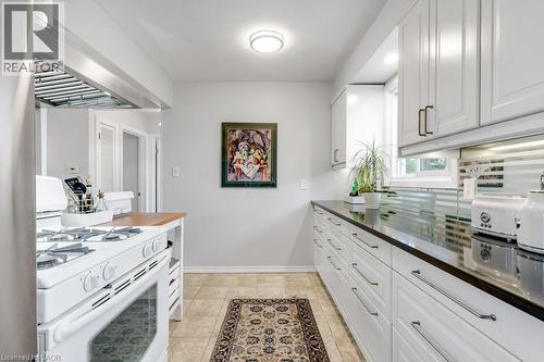 23 Edward Street, Cambridge, ON - Indoor Photo Showing Kitchen