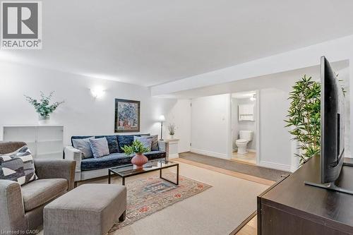23 Edward Street, Cambridge, ON - Indoor Photo Showing Living Room