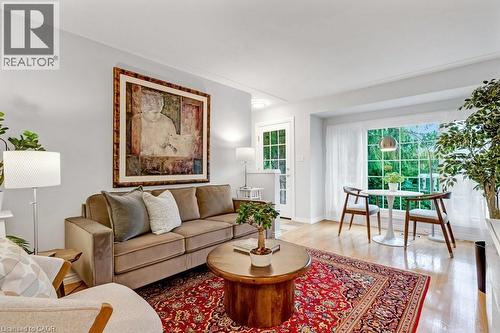 23 Edward Street, Cambridge, ON - Indoor Photo Showing Living Room