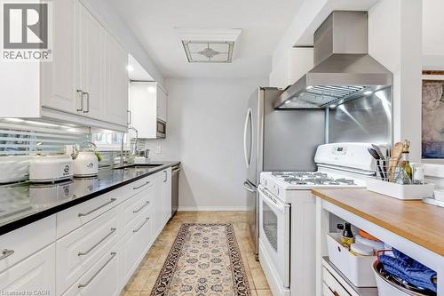 23 Edward Street, Cambridge, ON - Indoor Photo Showing Kitchen
