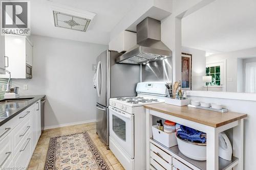 23 Edward Street, Cambridge, ON - Indoor Photo Showing Kitchen