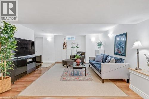 23 Edward Street, Cambridge, ON - Indoor Photo Showing Living Room
