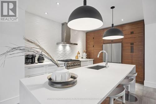 518 Hager Avenue, Burlington, ON - Indoor Photo Showing Kitchen With Upgraded Kitchen