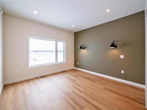 52 Ash Cove, Headingley, MB 