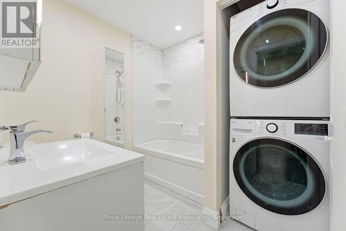 2362 Greenbank Trail, Burlington, ON - Indoor Photo Showing Laundry Room