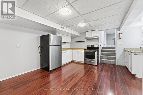 2362 Greenbank Trail, Burlington, ON - Indoor Photo Showing Kitchen