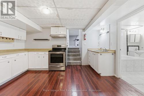 2362 Greenbank Trail, Burlington, ON - Indoor Photo Showing Kitchen With Double Sink