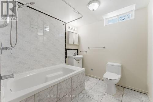2362 Greenbank Trail, Burlington, ON - Indoor Photo Showing Bathroom