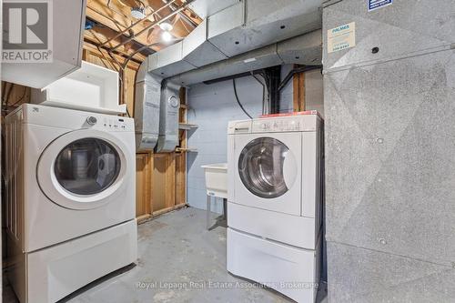 2362 Greenbank Trail, Burlington, ON - Indoor Photo Showing Laundry Room