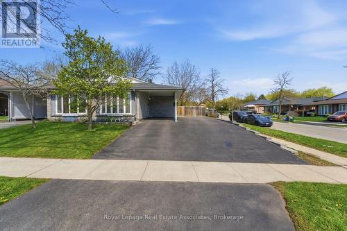2362 Greenbank Trail, Burlington, ON - Outdoor