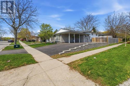 2362 Greenbank Trail, Burlington, ON - Outdoor