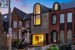 44 FOXLEY STREET Toronto, ON M6J 1R1