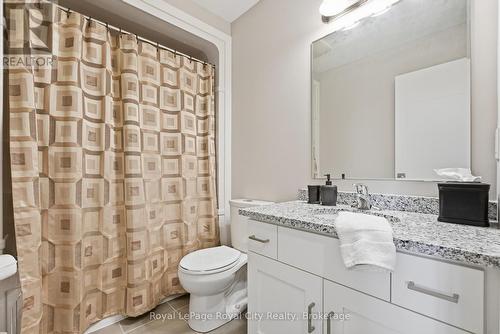 88 - 60 Arkell Road, Guelph (Kortright East), ON - Indoor Photo Showing Bathroom
