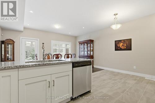 88 - 60 Arkell Road, Guelph (Kortright East), ON - Indoor Photo Showing Kitchen
