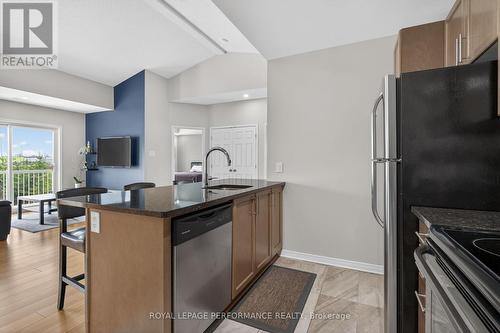 104 Sternes Private, Ottawa, ON - Indoor Photo Showing Kitchen With Stainless Steel Kitchen