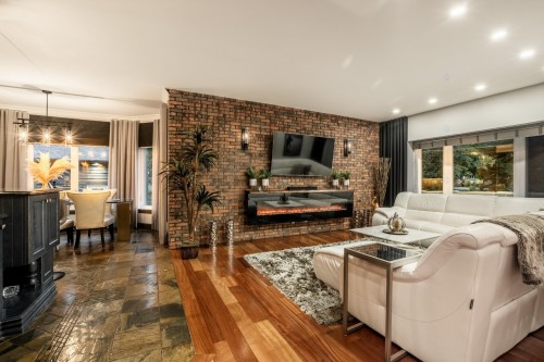 Salon - 117 Rue Lacoste, Shefford, QC - Indoor Photo Showing Living Room