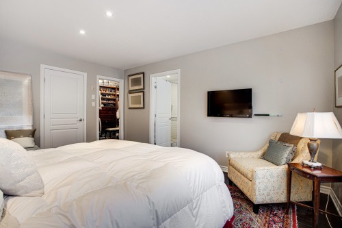 Master Bedroom - 4377Z Boul. Décarie, Montréal (Côte-Des-Neiges/Notre-Dame-De-Grâce), QC - Indoor Photo Showing Bedroom