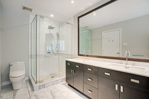 Master Bathroom - 4377Z Boul. Décarie, Montréal (Côte-Des-Neiges/Notre-Dame-De-Grâce), QC - Indoor Photo Showing Bathroom
