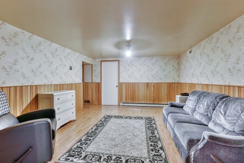 Salle familiale - 8 81E Avenue E., Blainville, QC - Indoor