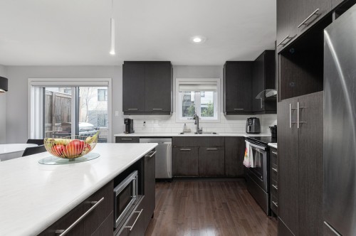 Cuisine - 273 Rue Du Grenadier, Saint-Constant, QC - Indoor Photo Showing Kitchen With Upgraded Kitchen