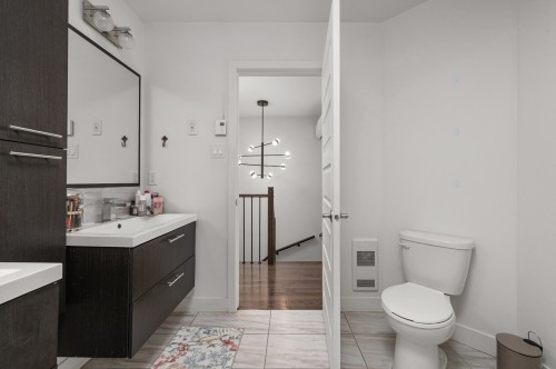 Salle de bains - 273 Rue Du Grenadier, Saint-Constant, QC - Indoor Photo Showing Bathroom