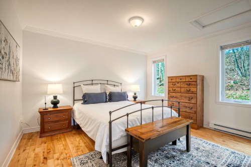 Chambre à coucher principale - 120 Ch. Thibault, Sutton, QC - Indoor Photo Showing Bedroom