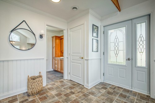 Hall d'entrée/Vestibule - 120 Ch. Thibault, Sutton, QC - Indoor Photo Showing Other Room