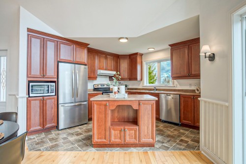 Cuisine - 120 Ch. Thibault, Sutton, QC - Indoor Photo Showing Kitchen