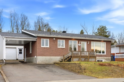 219 Rue Monseigneur-Martel  Saguenay (Chicoutimi), QC G7G 2B1