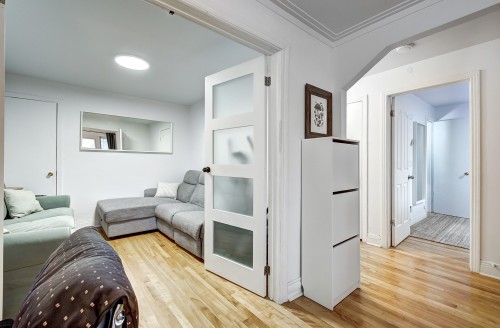 Salon - 7032 Rue Lacroix, Montréal (Le Sud-Ouest), QC - Indoor