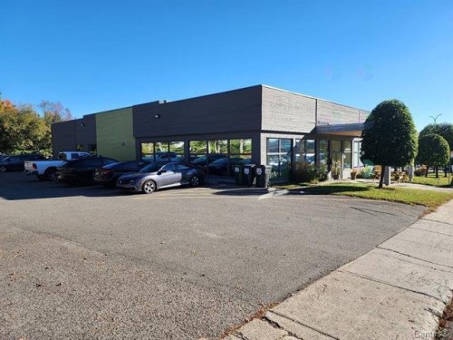 Parking - 16 Rue St-Paul E., Sainte-Agathe-Des-Monts, QC - Outdoor