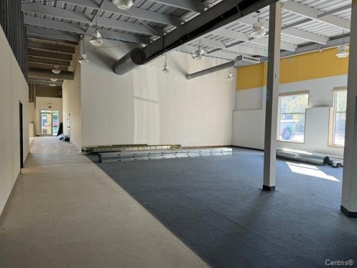 Commerce - 16 Rue St-Paul E., Sainte-Agathe-Des-Monts, QC - Indoor